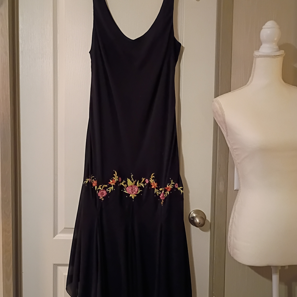 Elegant Black Floral Embroidered Dress